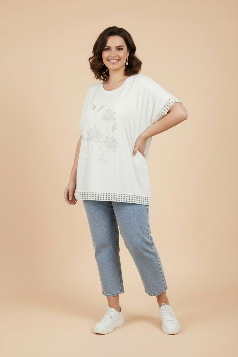 Бяла блуза — нова поза