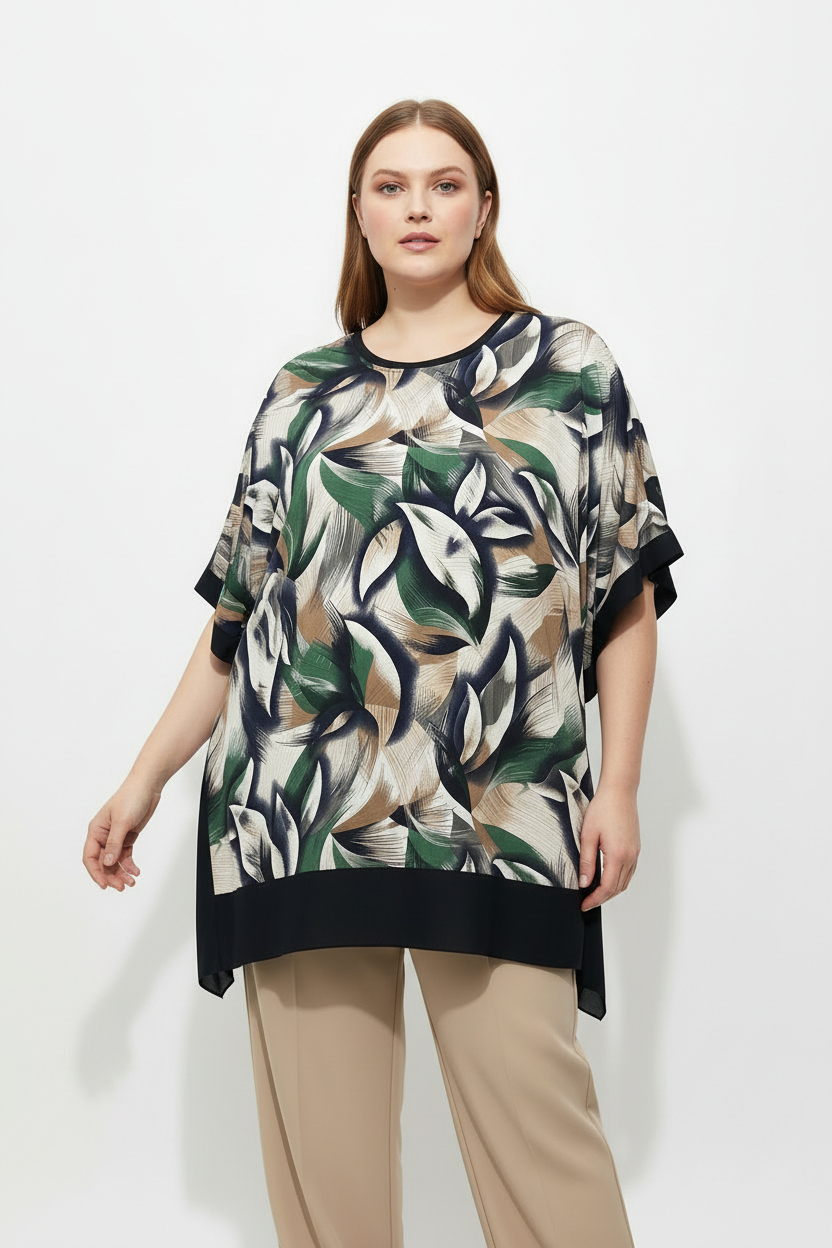 Туника с листен принт — кестенява коса, ръце до тялото