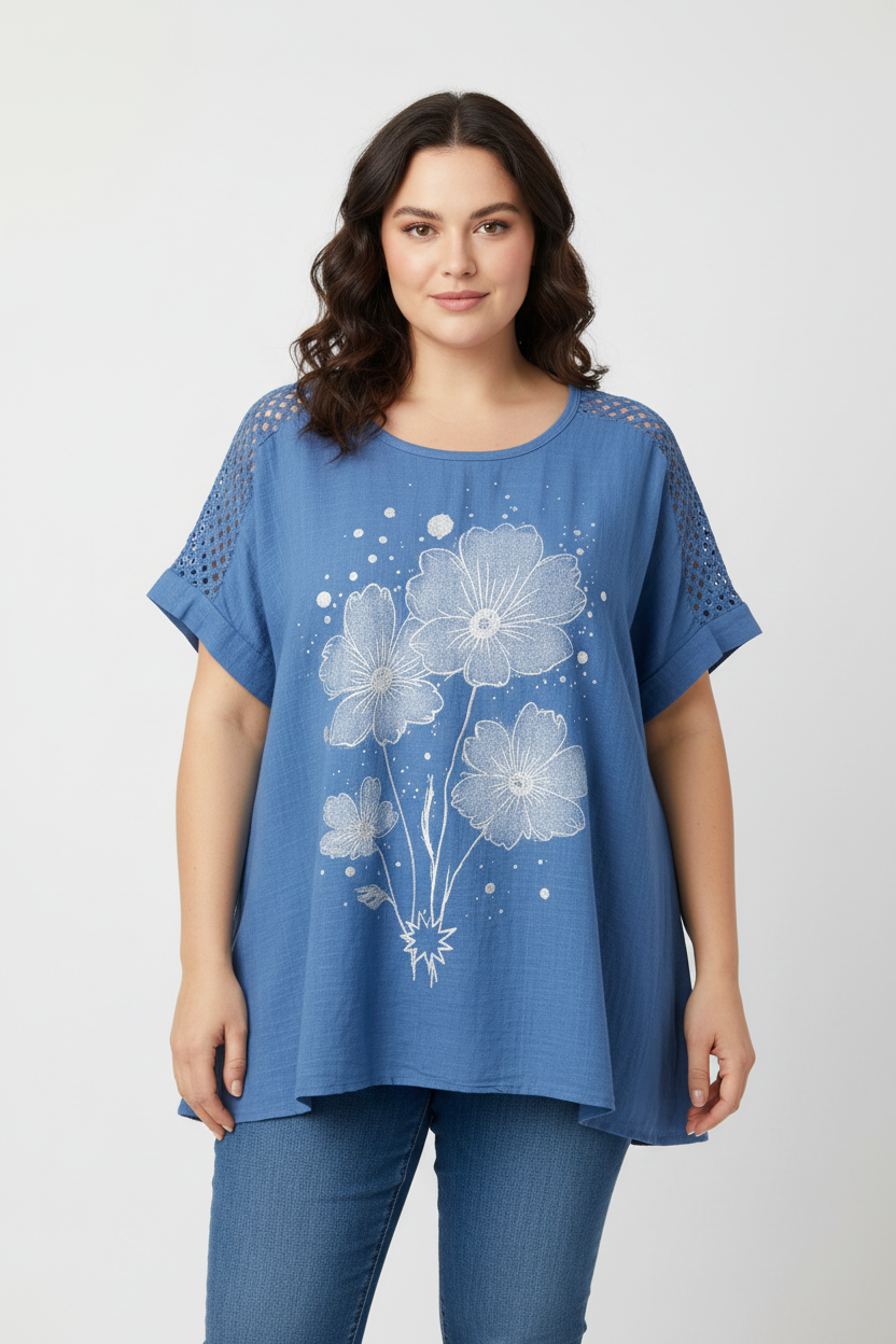 Синя блуза с флорален принт — по-дълга, анфас