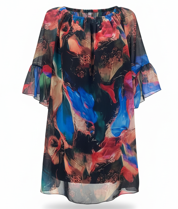 Рокля на бял фон