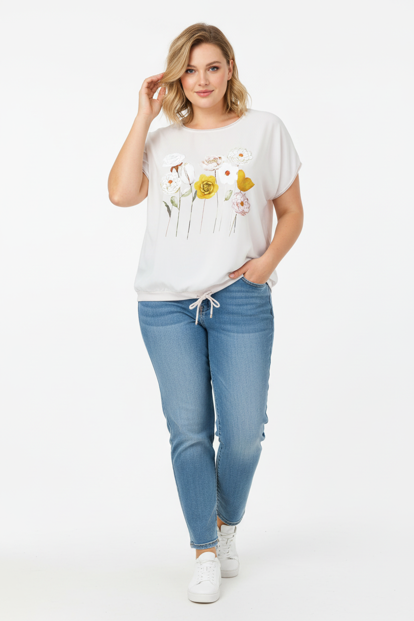 Бяла флорална блуза на жена