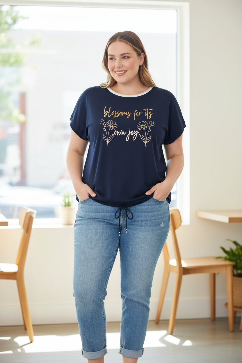 Блуза "Blossoms for its own joy" на по-едра жена